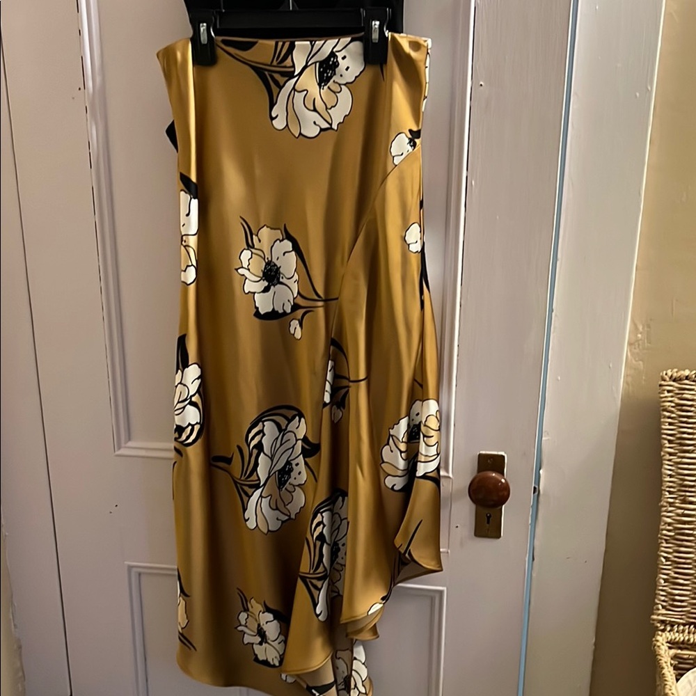 White House Black Market Gold Maxi A-Line Skirt & Top - Picture 2 of 10